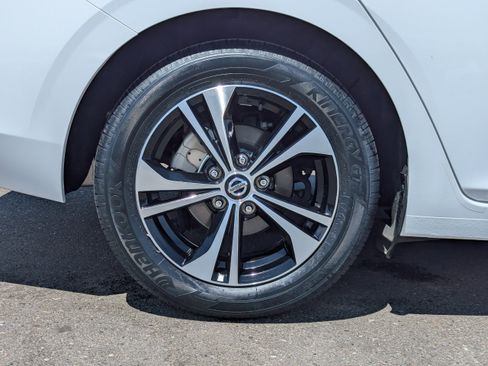 Used 2022 Nissan Sentra SV FWD image 45