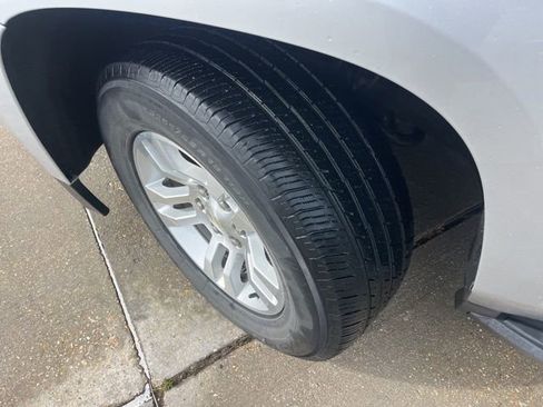 Used 2018 Chevrolet Tahoe LS image 28