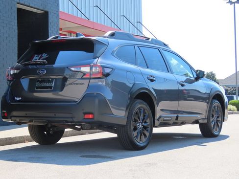 Used 2025 Subaru Outback Onyx Edition AWD/4WD image 4