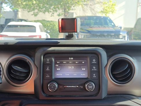 Used 2020 Jeep Wrangler Sport image 17