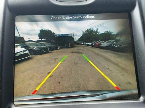 Used 2018 Chrysler 300 Touring w/ Chrome Appearance Package RWD image 24