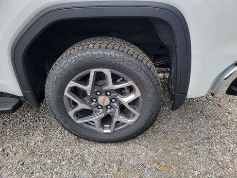 New 2026 GMC Sierra 1500 SLT AWD/4WD image 8