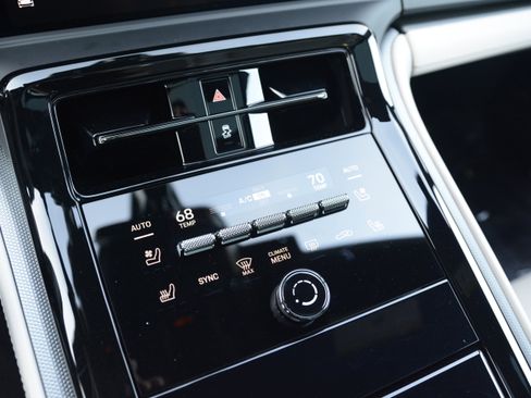 Certified 2024 Porsche Panamera image 22