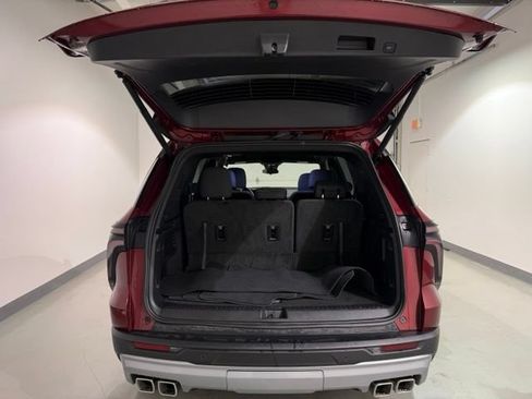 Certified 2026 Chevrolet Traverse LT FWD image 8