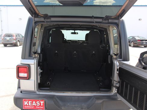 Used 2021 Jeep Wrangler Unlimited Sport AWD/4WD image 17