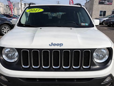 Used 2017 Jeep Renegade Latitude image 4