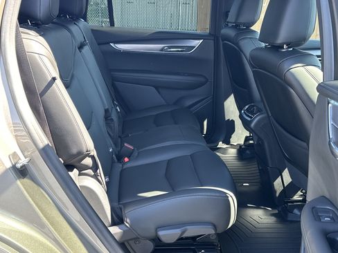 Used 2022 Cadillac XT6 Luxury image 13