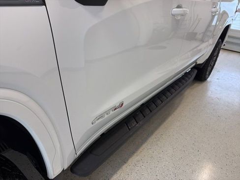 Used 2024 GMC Sierra 1500 AT4 w/ Technology Package image 11