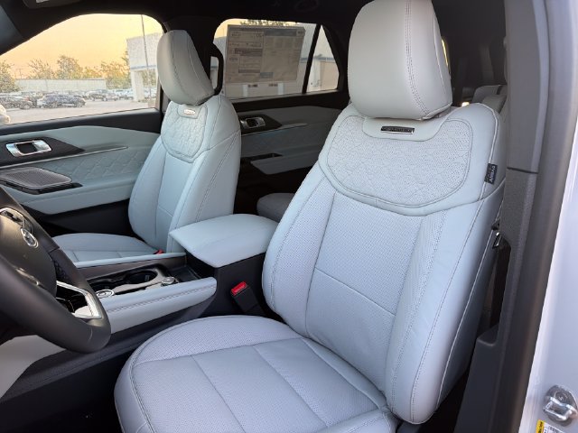 New 2027 Ford Explorer Platinum w/ 3.0L Ultimate Package AWD/4WD image 14