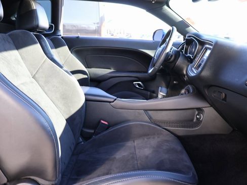 Used 2018 Dodge Challenger GT w/ GT Interior Package image 9