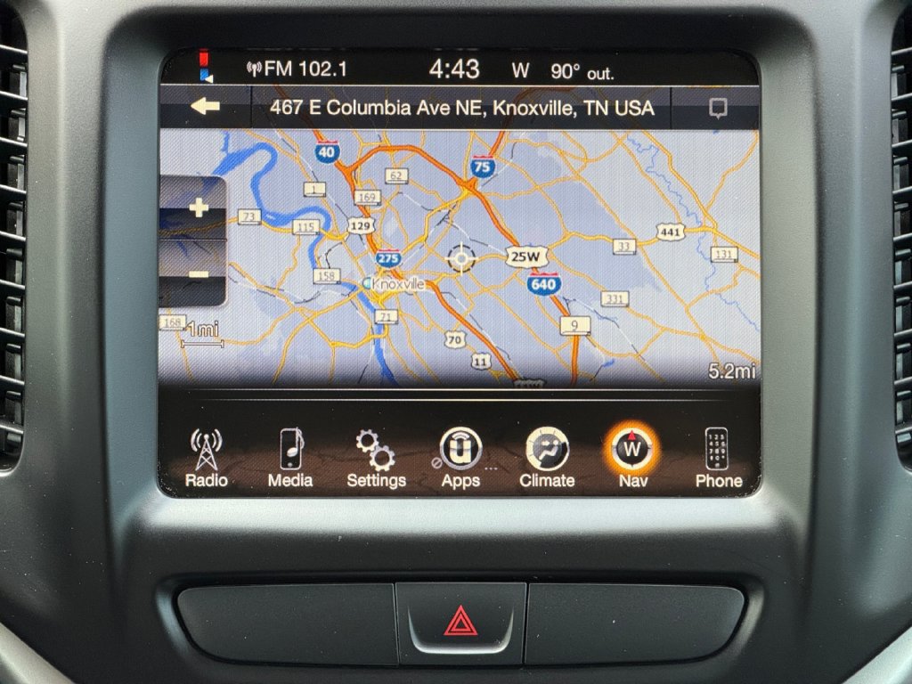 Used 2018 Jeep Cherokee Latitude Plus FWD image 13