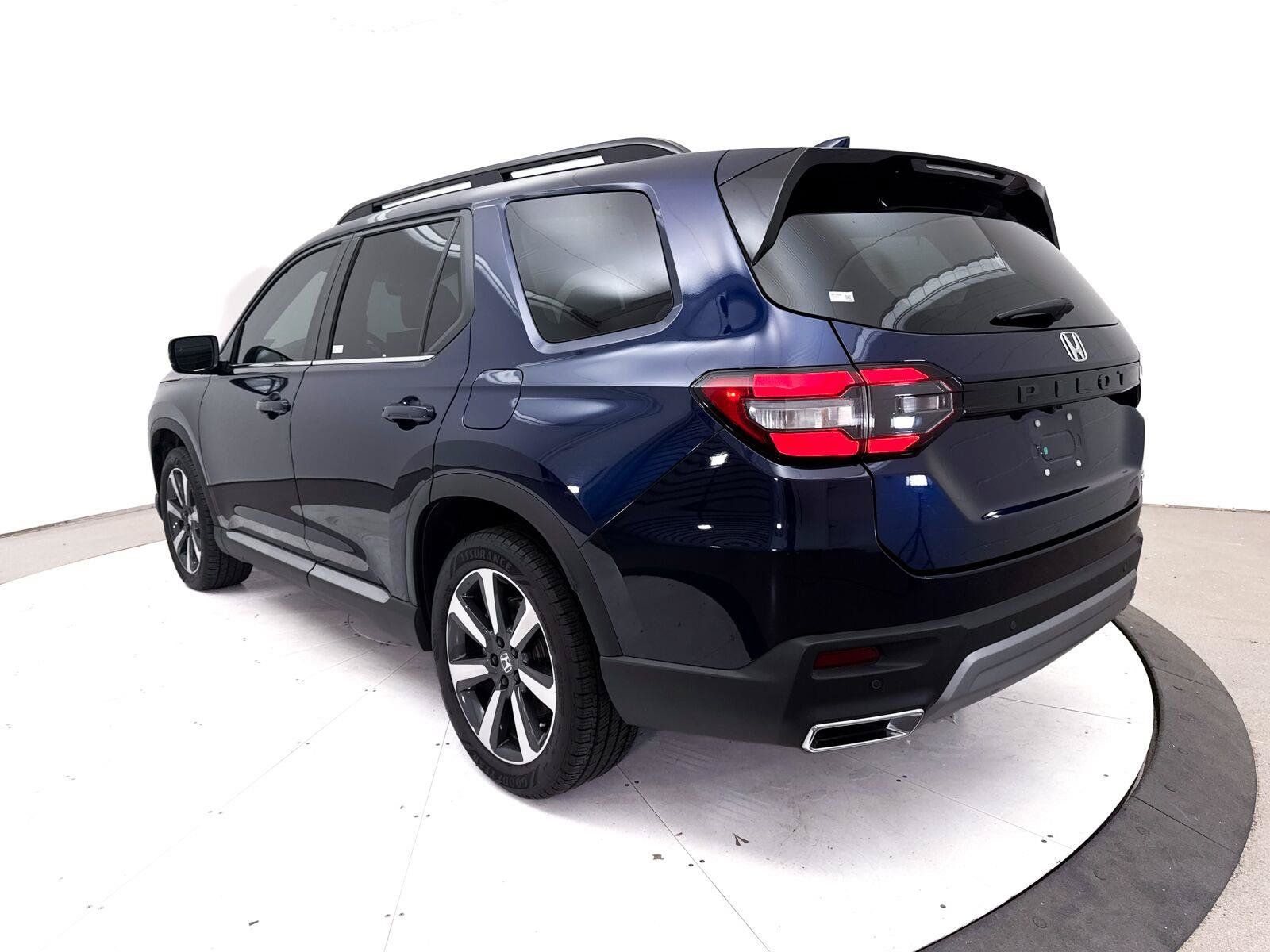 Used 2024 Honda Pilot Touring image 18