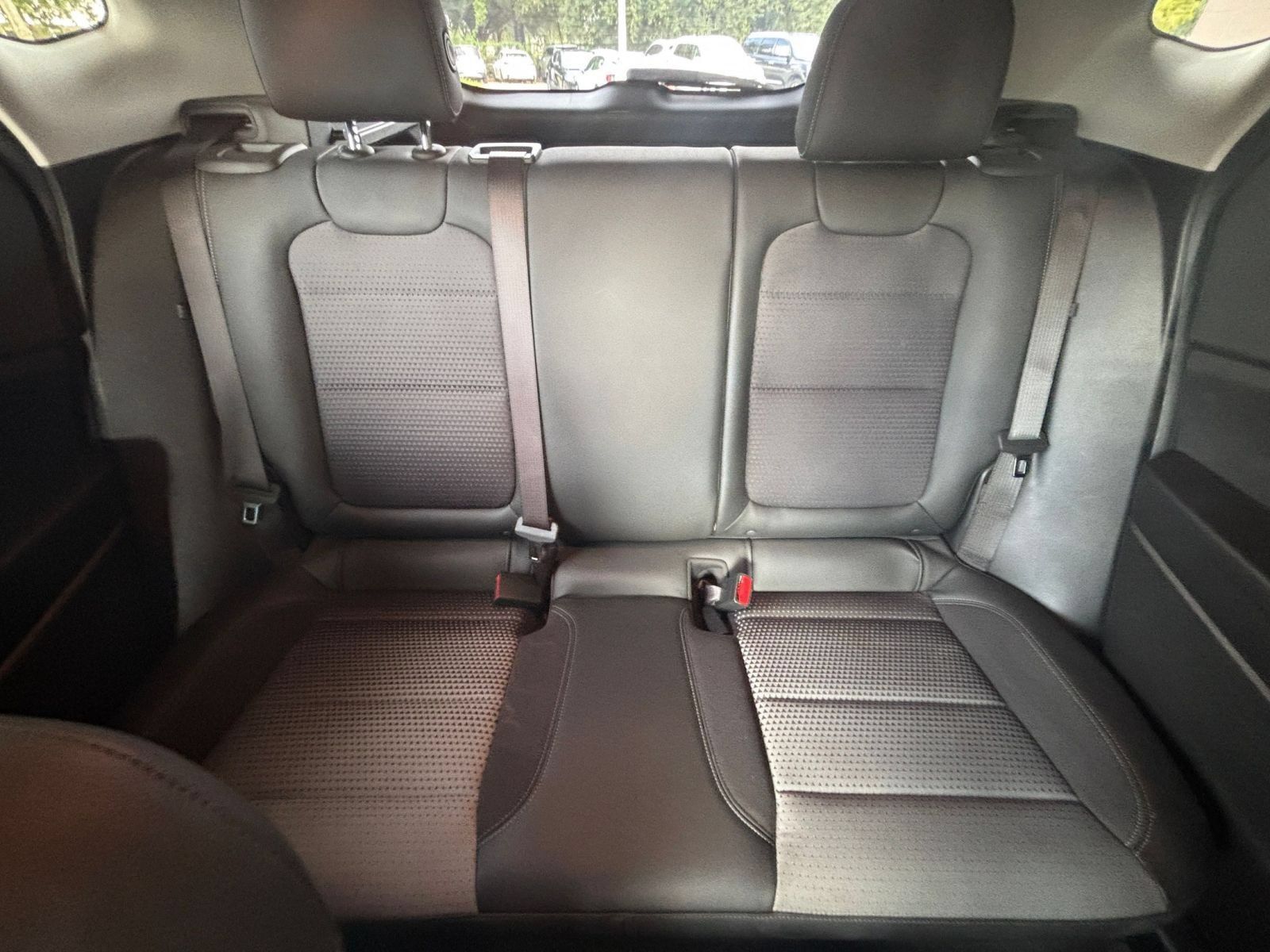 Used 2025 Chevrolet Trax LT FWD image 36