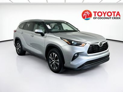Used 2023 Toyota Highlander XLE