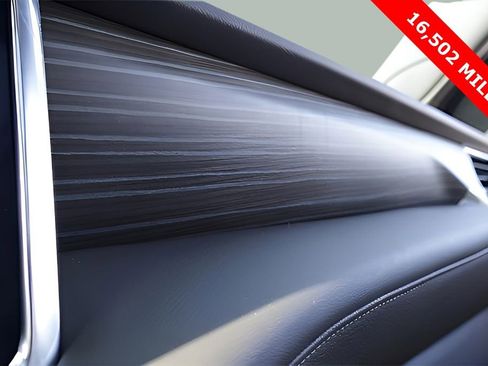 Used 2024 GMC Yukon Denali image 90