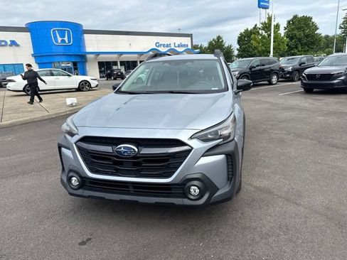 Used 2024 Subaru Outback Premium AWD/4WD image 2