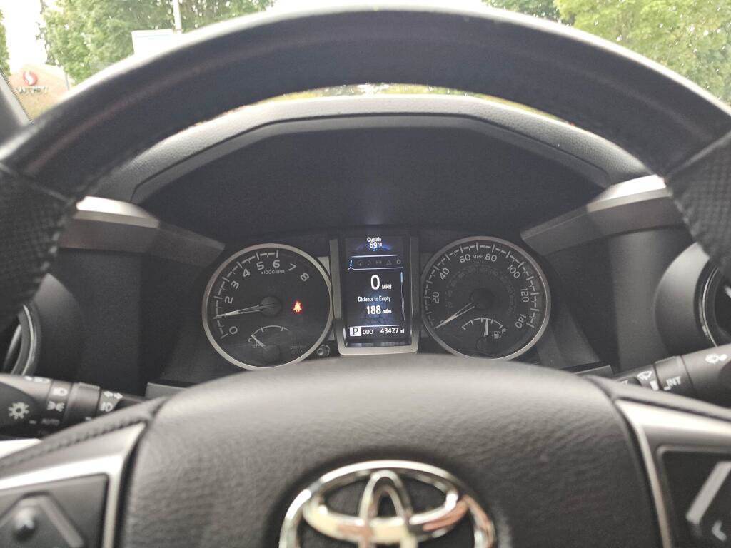 Used 2021 Toyota Tacoma Limited RWD image 26