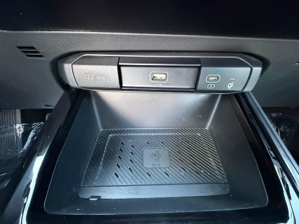 Used 2023 Kia Niro FWD image 28