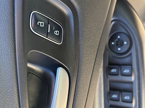 Used 2017 Ford Escape SE image 17