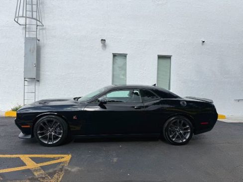 Used 2022 Dodge Challenger R/T Scat Pack w/ Plus Package RWD image 20