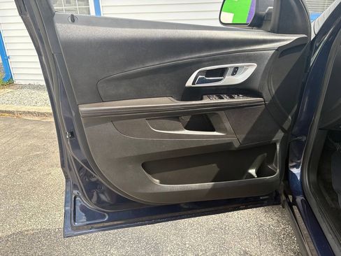 Used 2017 Chevrolet Equinox LS FWD image 13