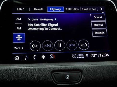 Used 2023 Cadillac XT4 Luxury w/ Cold Weather Package FWD image 27