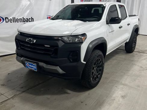 Used 2024 Chevrolet Colorado Trail Boss w/ Technology Package AWD/4WD image 2