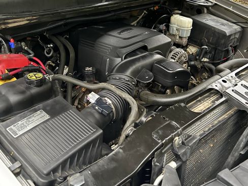 Used 2013 GMC Sierra 1500 SLE w/ Power Tech Package image 9