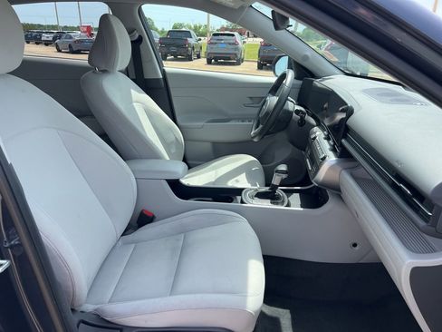 Used 2025 Hyundai Kona SEL FWD image 25
