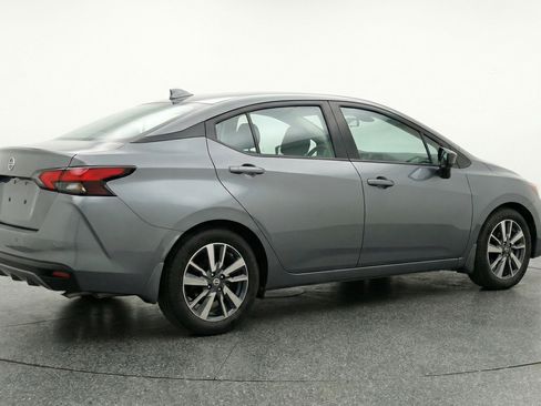 Used 2025 Nissan Versa SV image 9