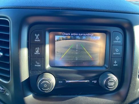 Used 2018 Jeep Compass Latitude w/ Cold Weather Group image 26