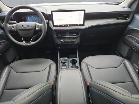 Certified 2025 Ford Maverick Lobo image 9