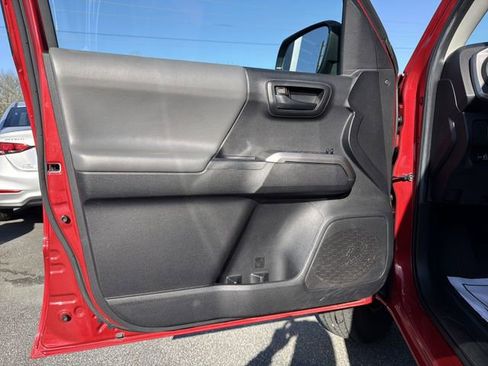 Used 2022 Toyota Tacoma SR5 image 10