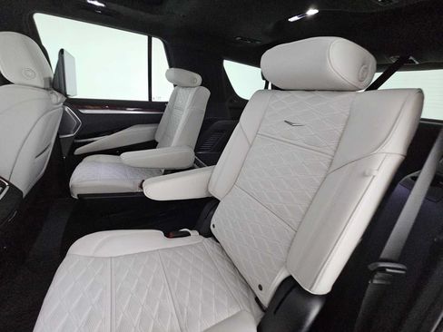 Certified 2025 Cadillac Escalade Sport Platinum w/ LPO, Floor Liner Package AWD/4WD image 20