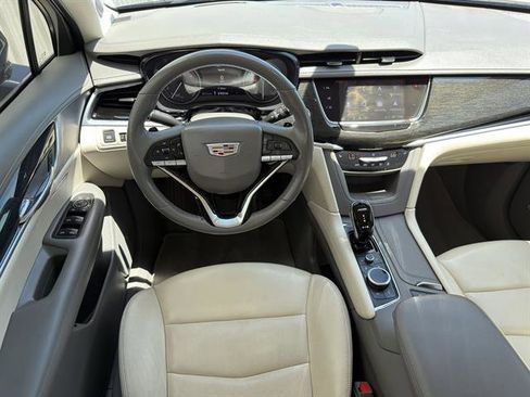 Certified 2022 Cadillac XT6 Premium Luxury w/ Technology Package AWD/4WD image 12