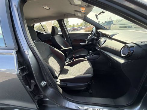 Used 2019 Nissan Kicks SR FWD image 24
