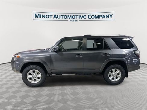 Used 2023 Toyota 4Runner SR5 AWD/4WD image 5
