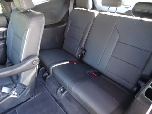 Used 2025 Buick Enclave AWD Preferred image 41