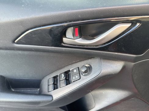 Used 2016 MAZDA MAZDA3 i Sport w/ Preferred Equipment Package image 20