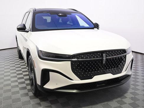 New 2026 Lincoln Nautilus Reserve w/ Jet Appearance Package AWD/4WD image 9