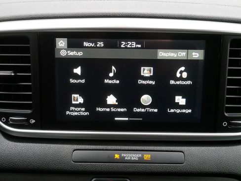 Certified 2020 Kia Sportage LX image 33