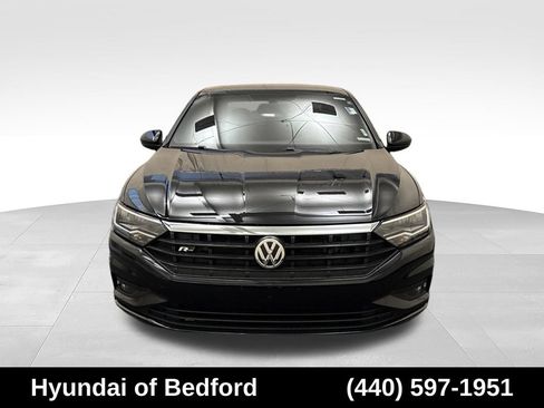 Used 2019 Volkswagen Jetta R-Line w/ R-Line Cold Weather Package FWD image 2