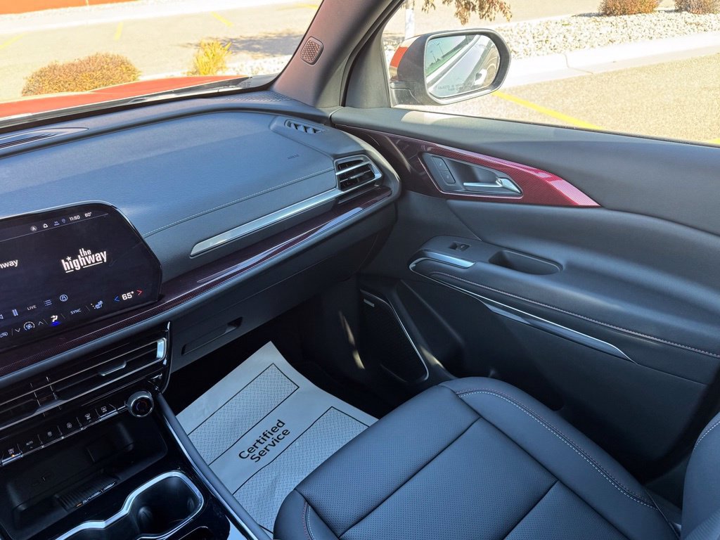 Used 2026 Chevrolet Traverse Z71 w/ Enhanced Driving Package AWD/4WD image 17