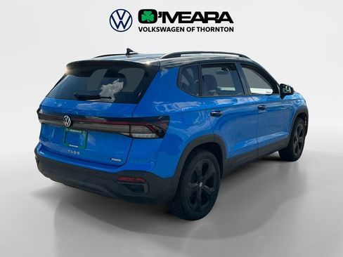 Used 2025 Volkswagen Taos SE AWD/4WD image 5