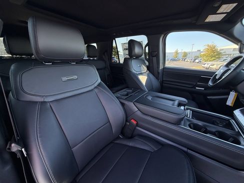 New 2025 Ford Expedition Platinum w/ Stealth Performance Package image 31