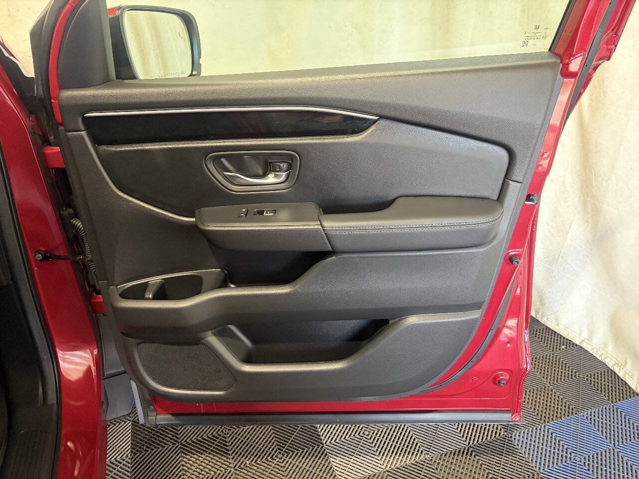 Used 2025 Honda Pilot Touring image 12