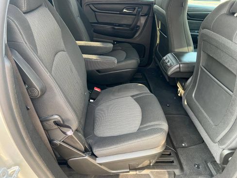 Used 2014 Chevrolet Traverse LT FWD image 25