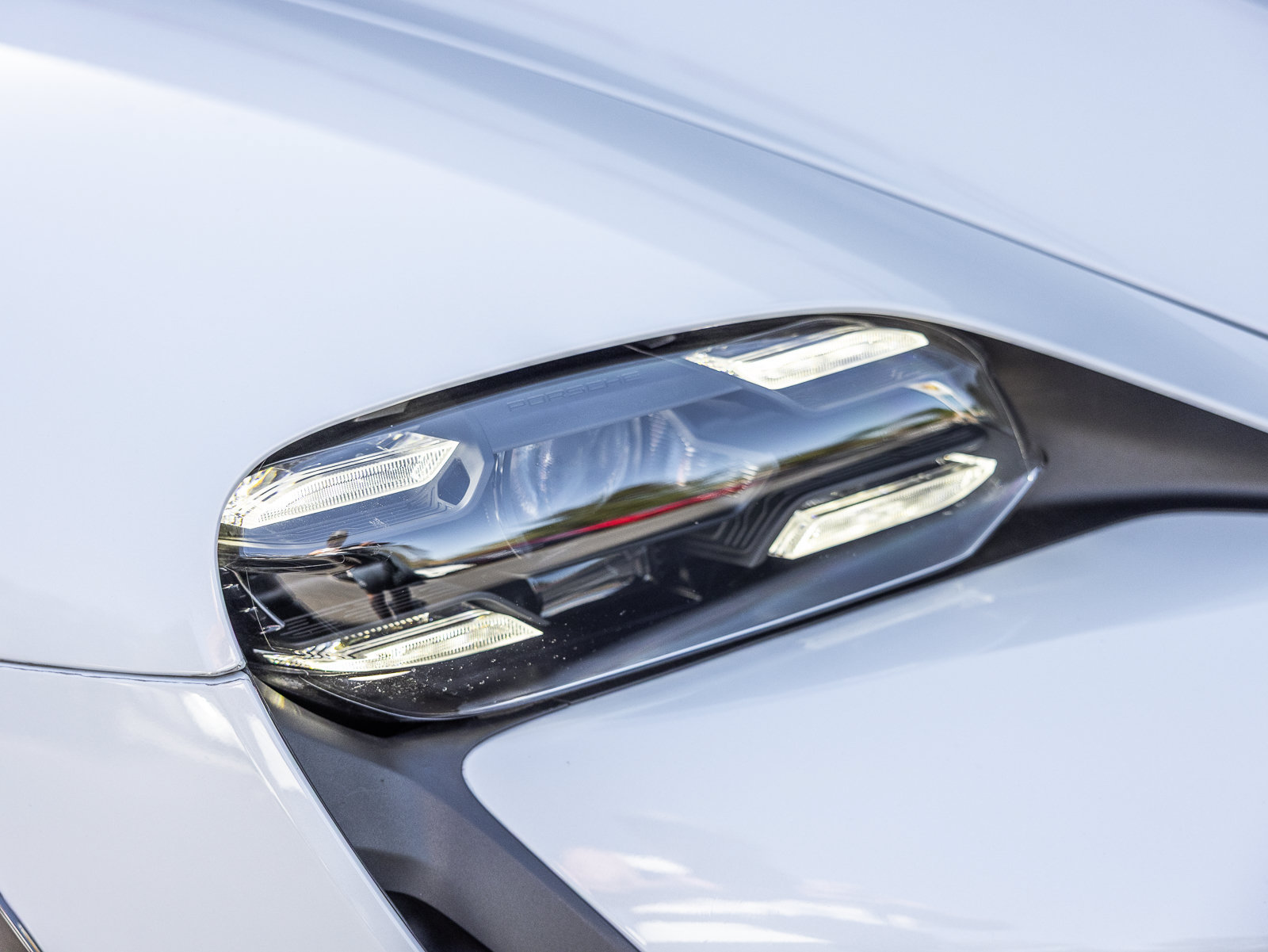 Certified 2024 Porsche Taycan Turbo S AWD/4WD image 19