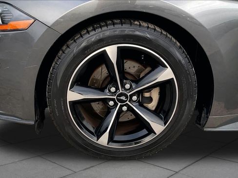 Used 2018 Ford Mustang Coupe RWD image 10