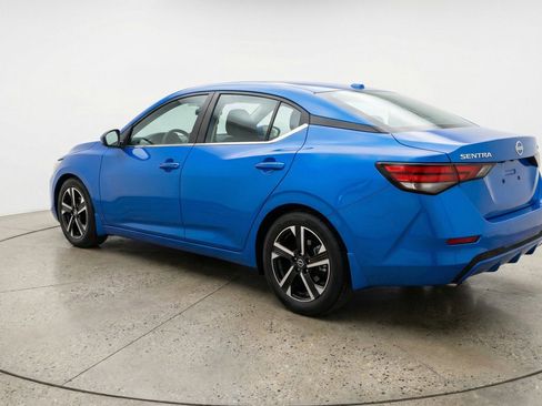 Used 2025 Nissan Sentra SV image 6
